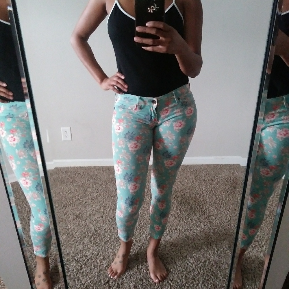 Bullhead Blue Pink Floral Skinniest Jeans Pants 1